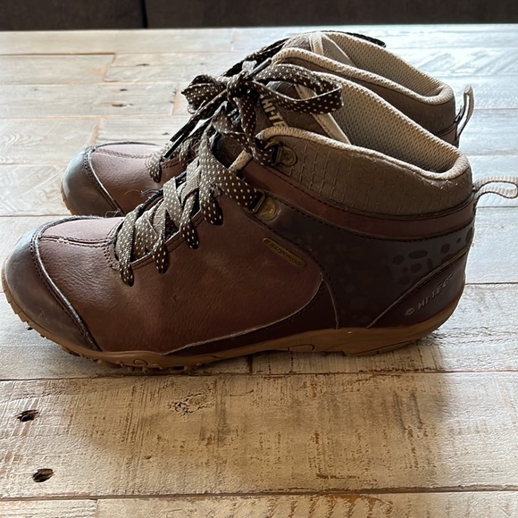 Hi-Tec brand waterproof hiking boots  womens size 6 - Picture 5 of 6